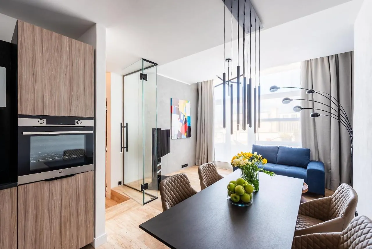 Luxury Apartment With A Balcony And A Terrace 프라하