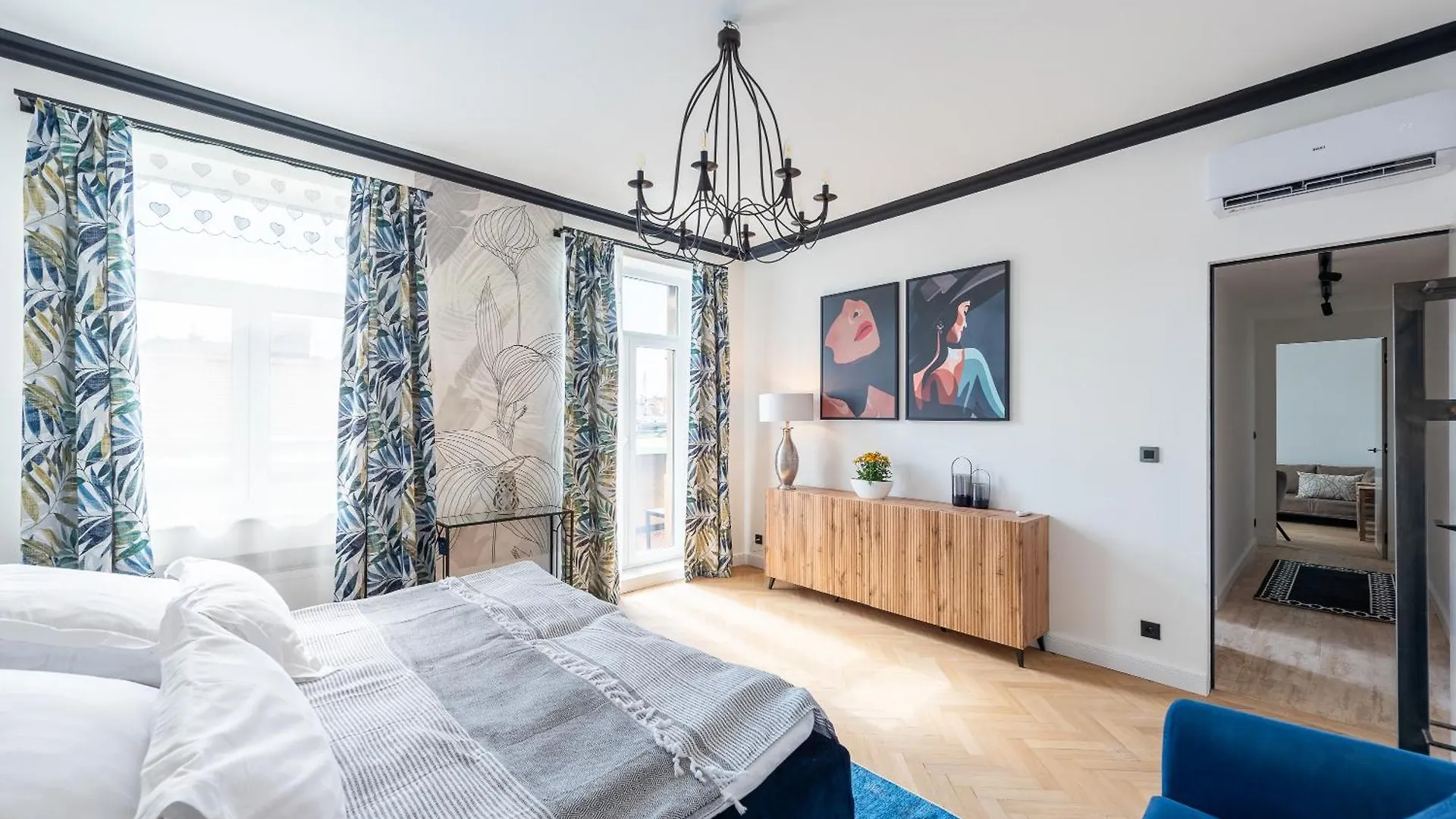 Luxury Apartment With A Balcony And A Terrace Prag