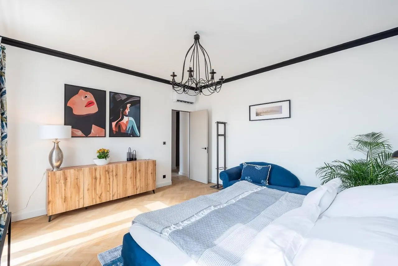 Luxury Apartment With A Balcony And A Terrace براغ جمهورية التشيك